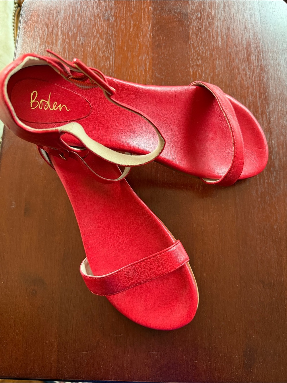Boden Red Leather Open-Toe Slingback Sandals flat 9.5 uk 41 Excellent condition